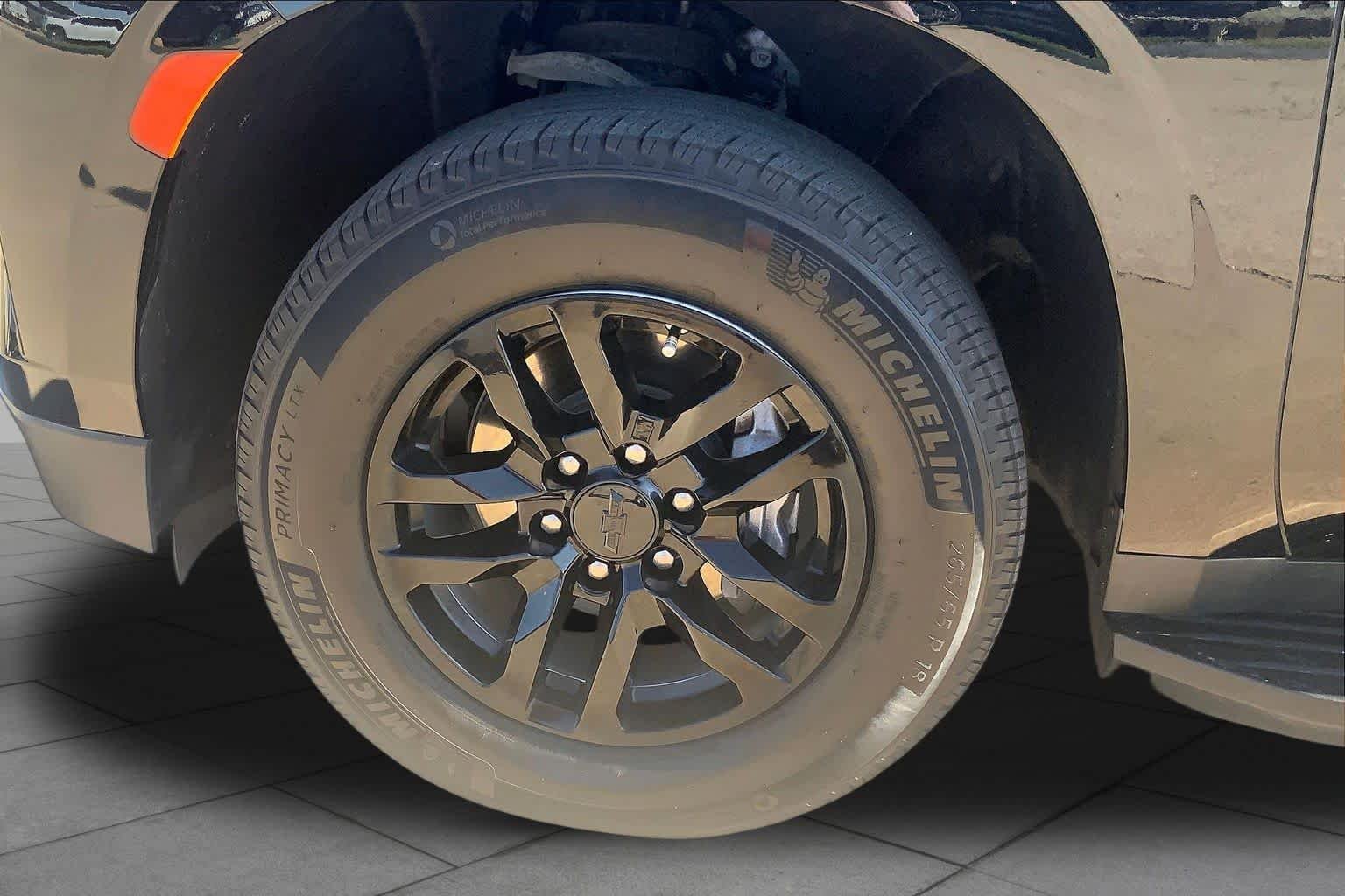 2023 Chevrolet Suburban RST - Photo 10