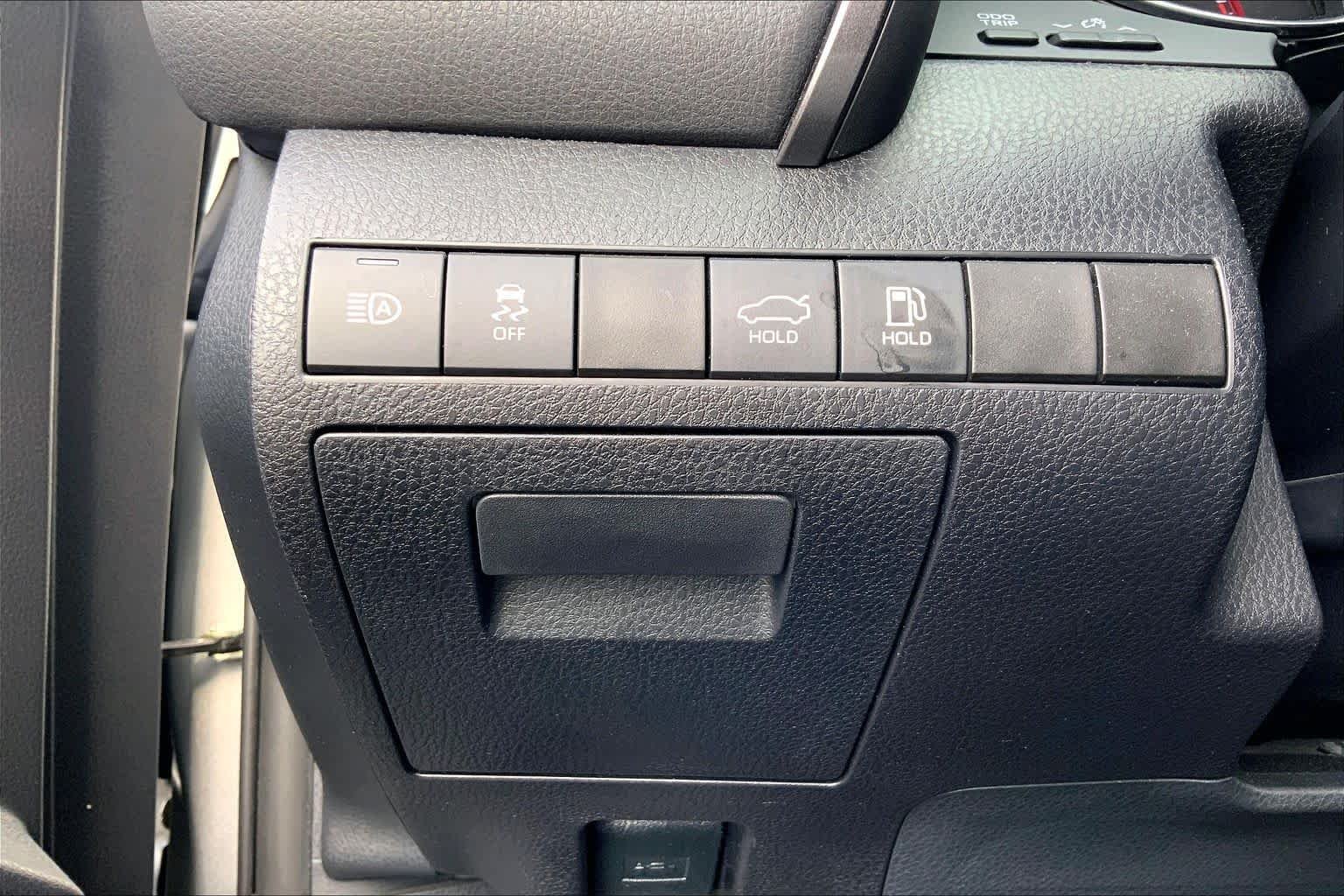 Used 2019 Celestial Silver/Midnight Black Metallic Toyota XSE image 33