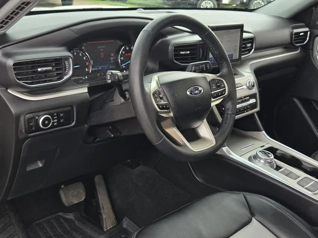 Used 2024 White Ford XLT image 31