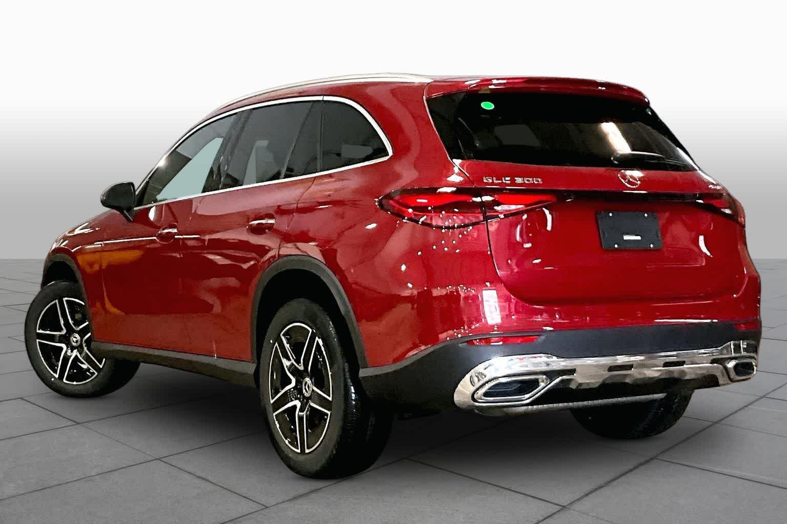 Used 2026 MANUFAKTUR Patagonia Red Metallic Mercedes-Benz GLC 300 image 4