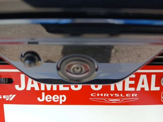 New 2026 Bright White Clear-Coat Exterior Paint Jeep Limited Reserve image 5