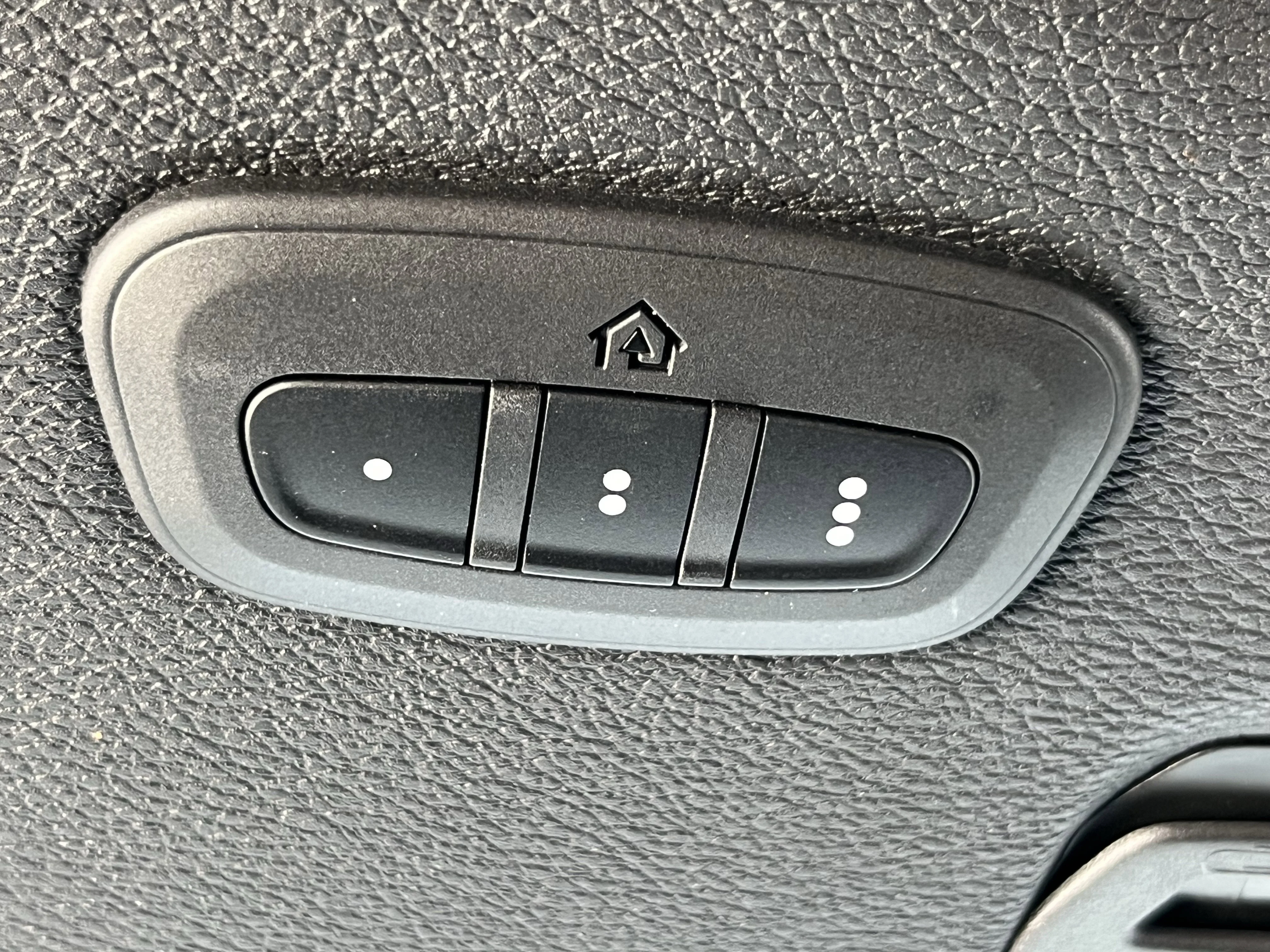 Used 2020 Billet Silver Metallic Jeep Sport image 35