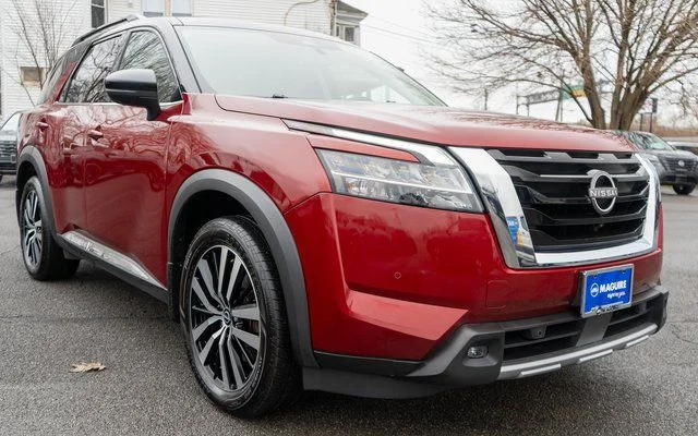 Used 2023  Nissan Platinum image 4