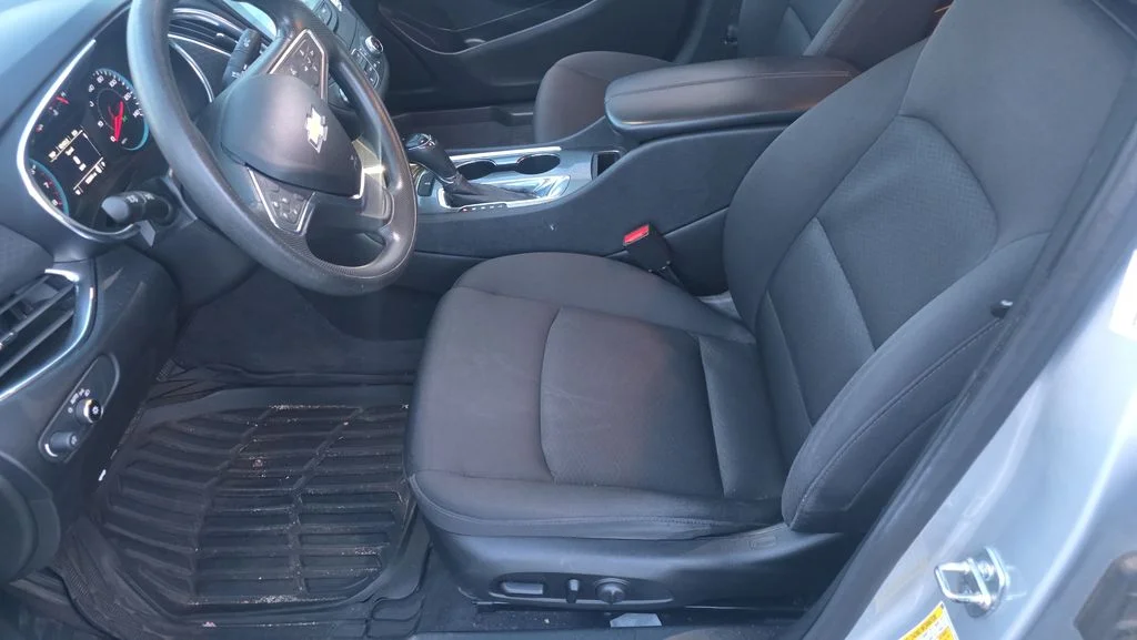Used 2019 Silver Chevrolet LT image 14