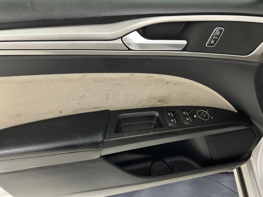 Used 2019 Silver Ford S image 12