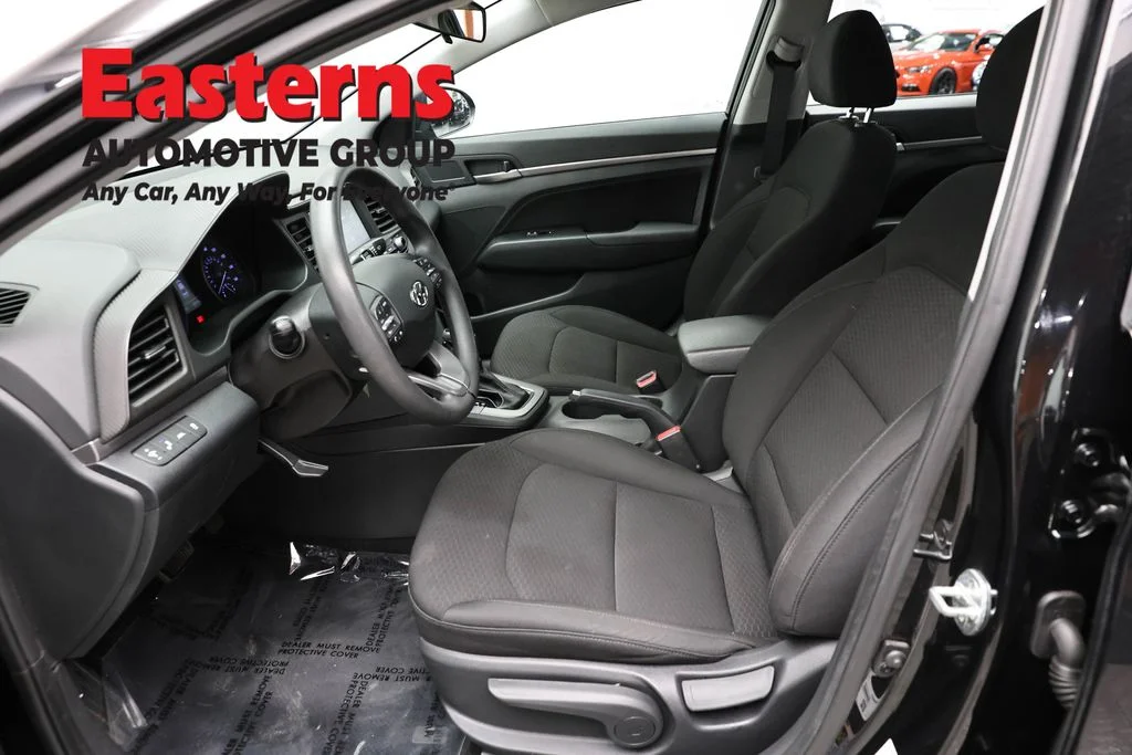 Used 2020 Black Hyundai SEL image 13