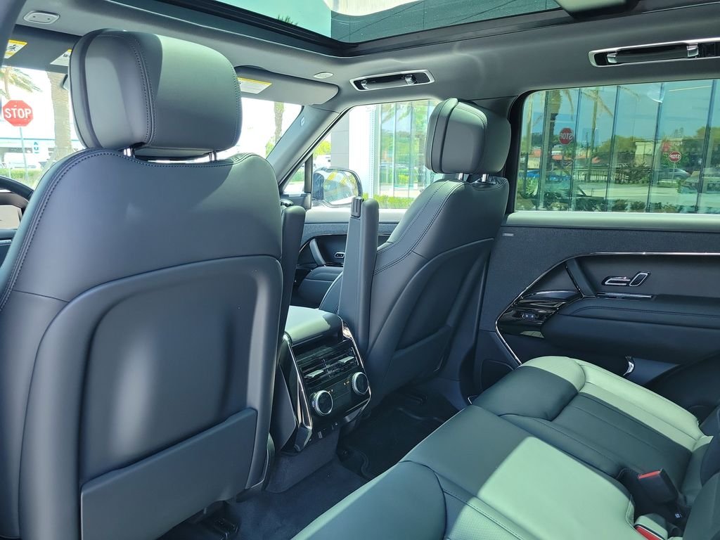 New 2026 Fuji White Land Rover Dynamic SE image 17