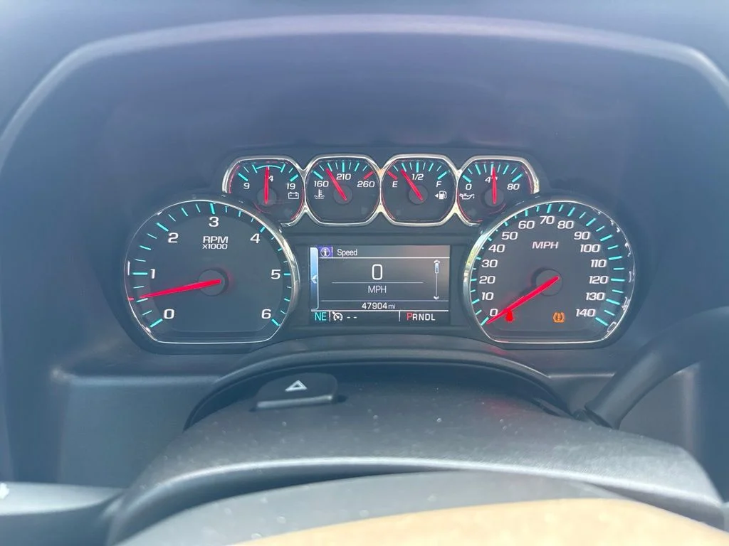 Used 2017 White Chevrolet LT image 7