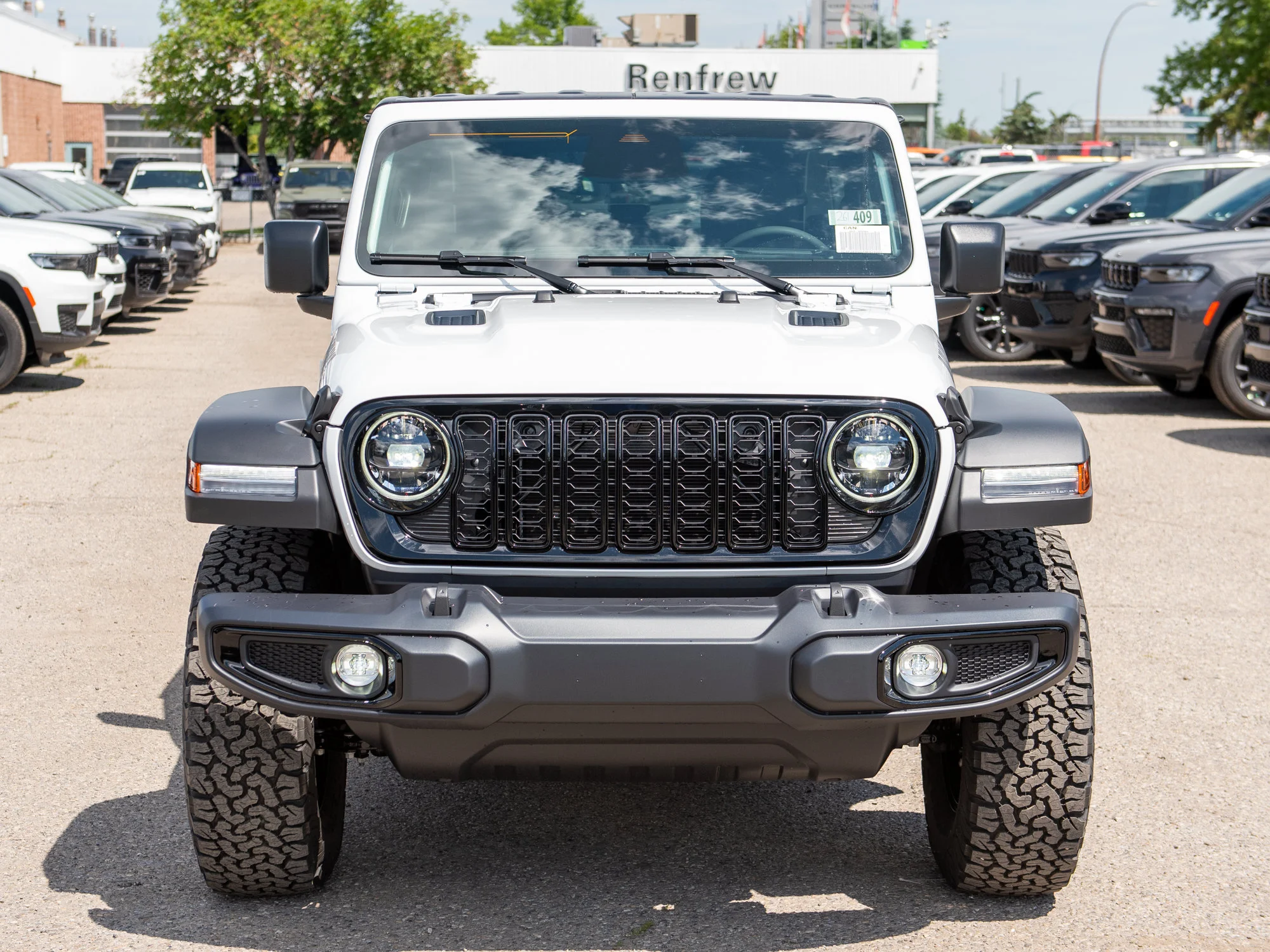 New 2026 White Jeep Willys* 4 Door 4x4, Rear Locker, Safety Group, Heated Seats/Wheel image 8