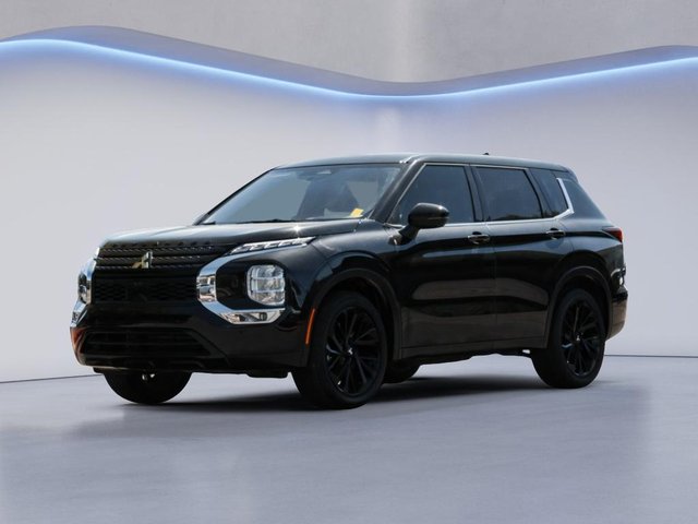 2024 Mitsubishi Outlander SE Black Edition w/Pano Roof