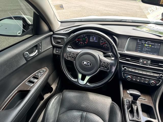 Used 2018 White Kia EX image 17