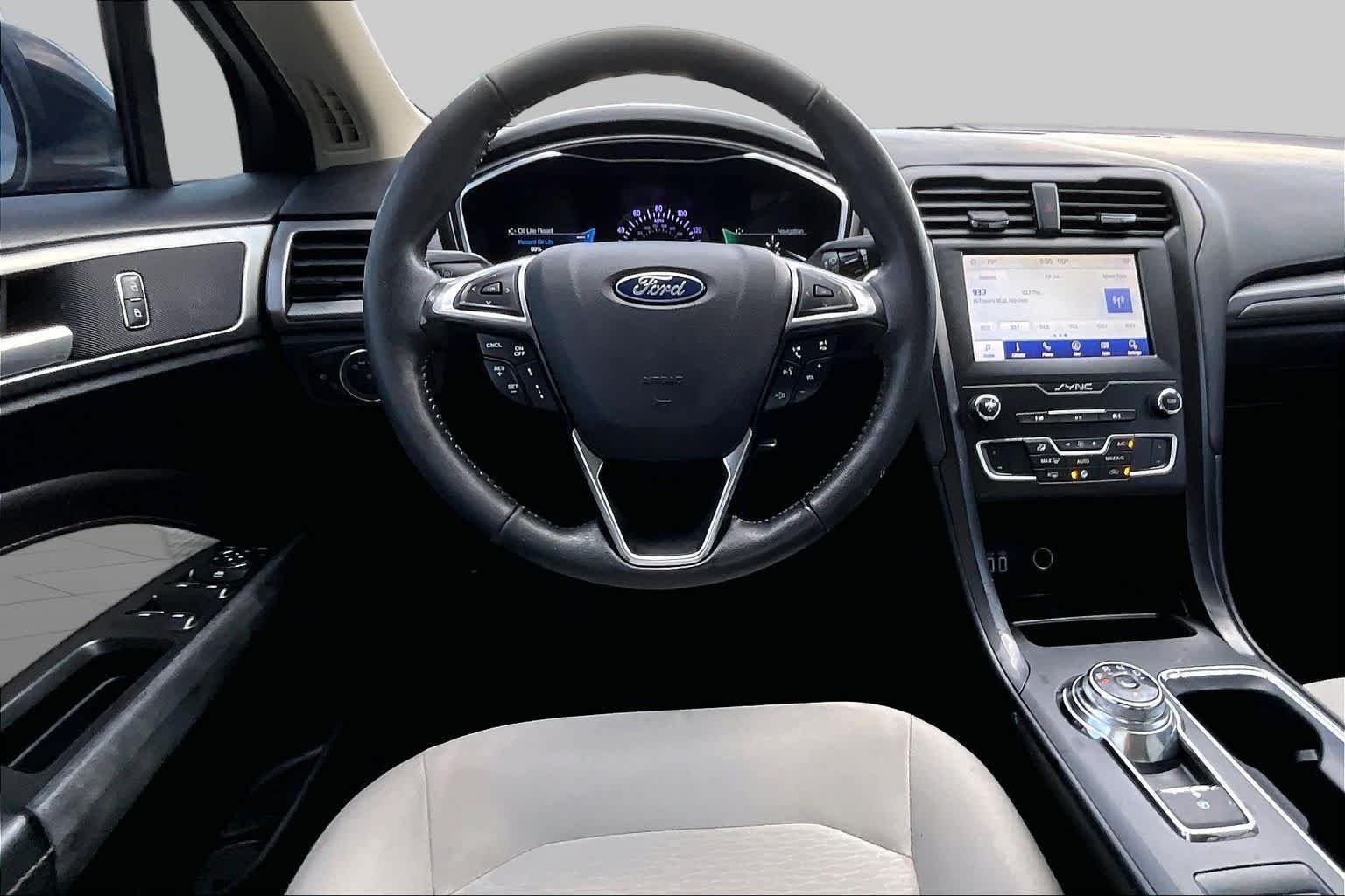 Pre-Owned 2020 Ford Fusion SE