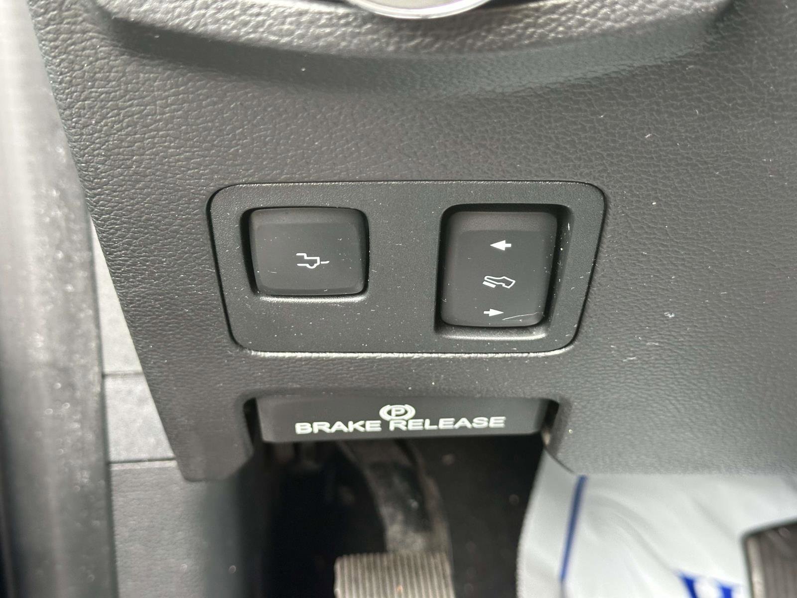 Used 2020 Black Ford LARIAT image 34