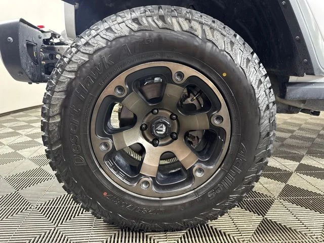 Used 2018 Bright White Clearcoat Jeep Unlimited Rubicon image 10