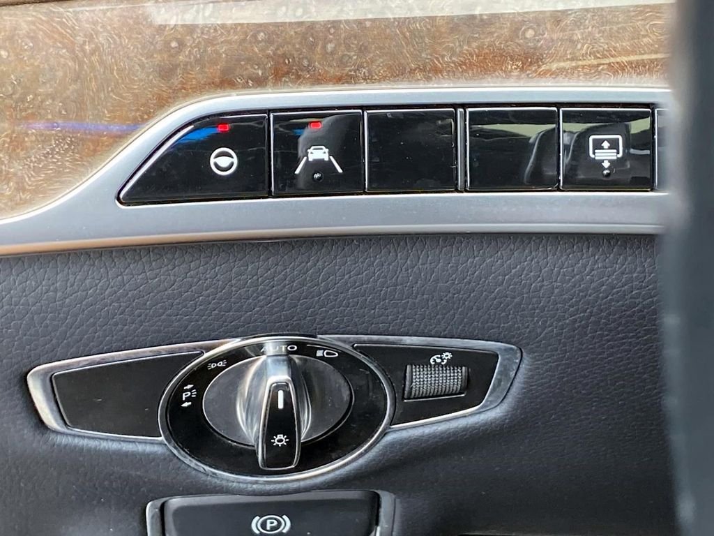 Used 2019 Black Mercedes-Benz S 560 image 21