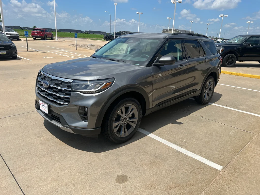 New 2026 Carbonized Gray Metallic Ford Active w/200A Pkg image 4