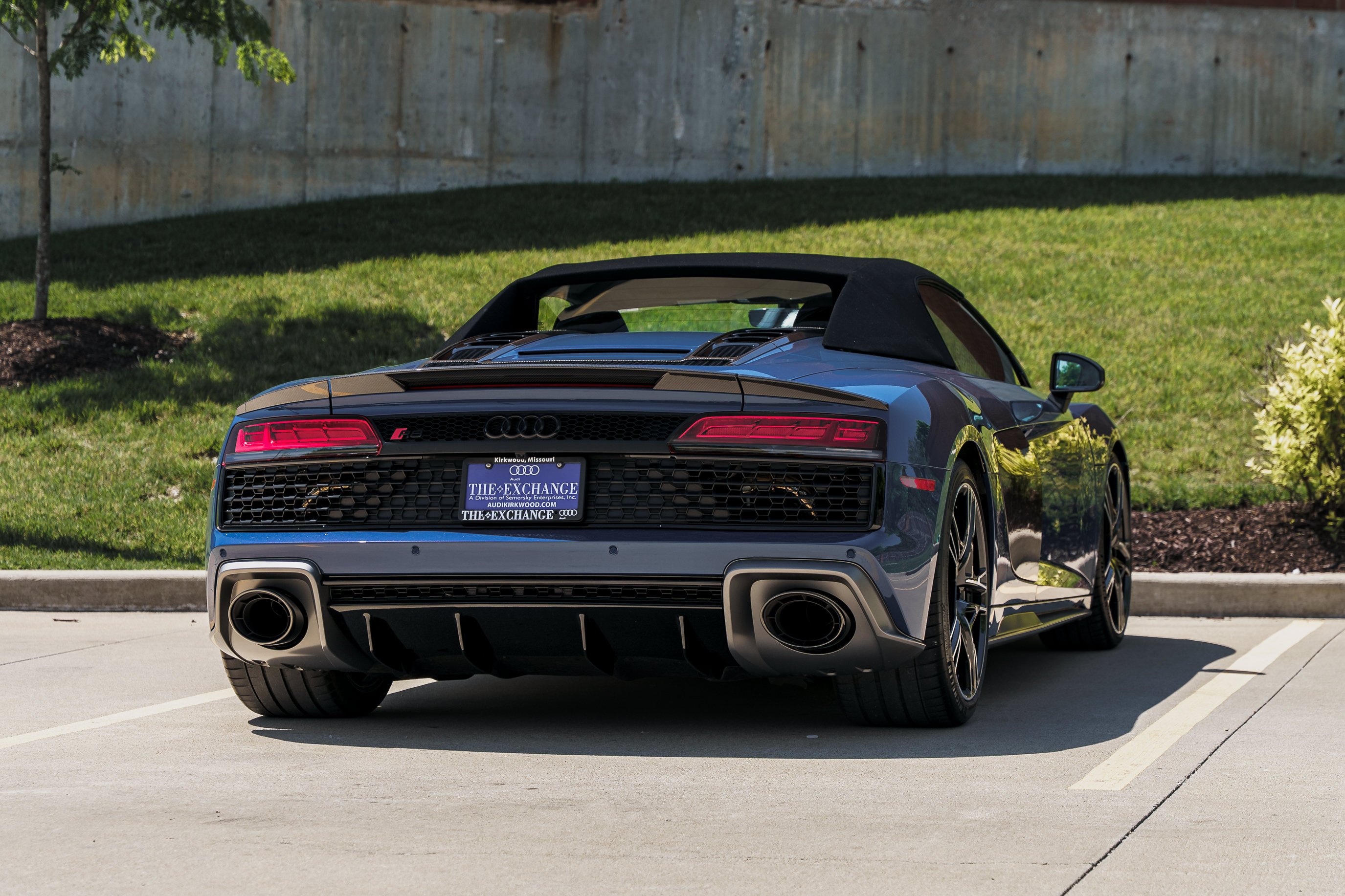 Used 2020 Ascari Blue Metallic Audi V10 performance image 5