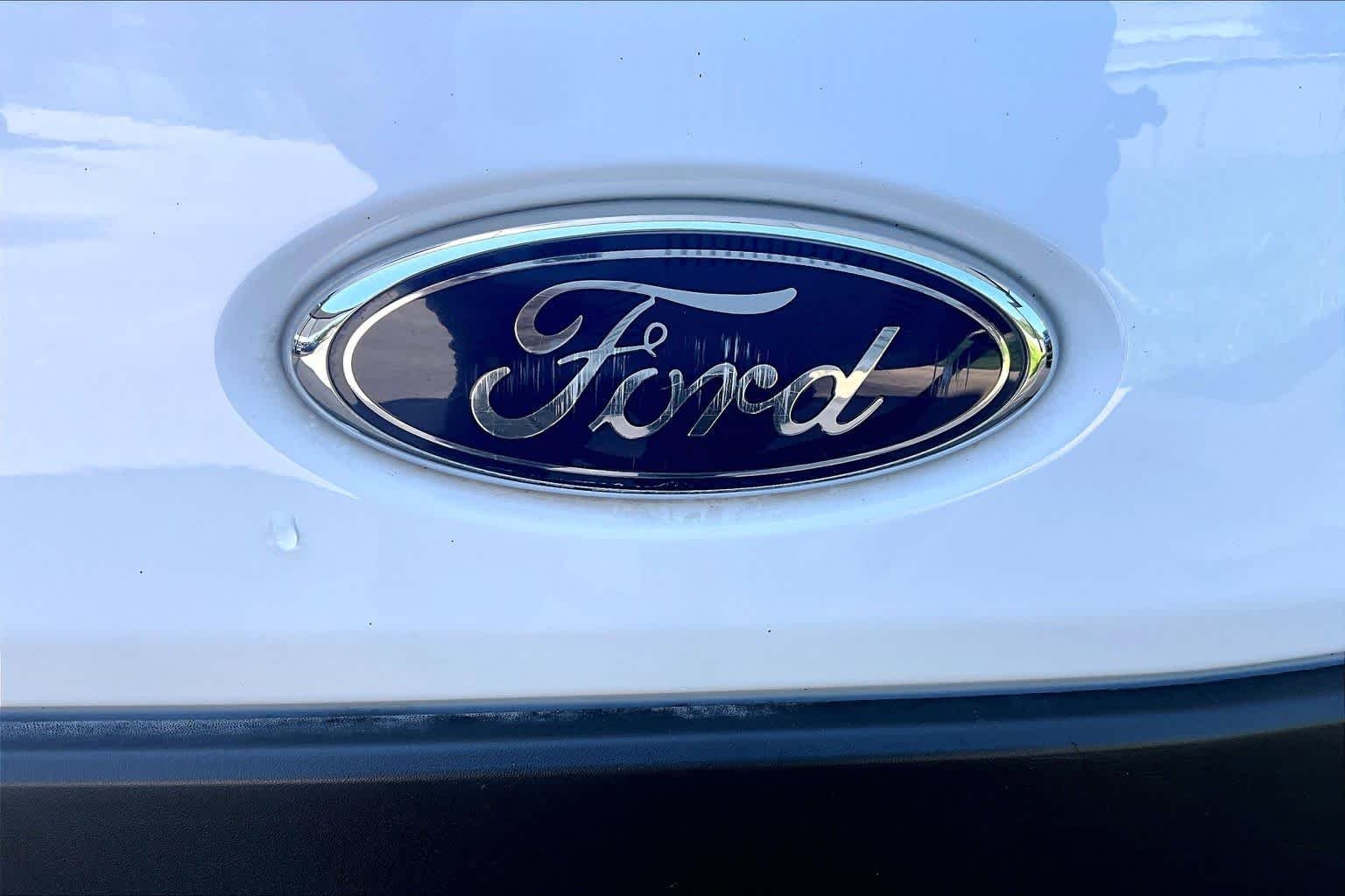 Used 2023 Oxford White Ford XLT image 30