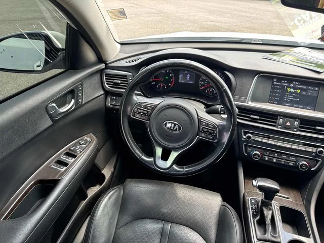 Used 2018 White Kia EX image 17