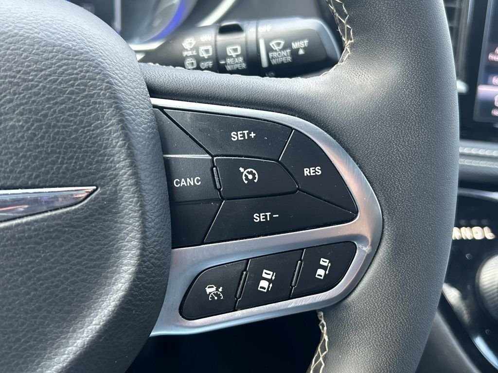Used 2026 Black Chrysler Select image 26