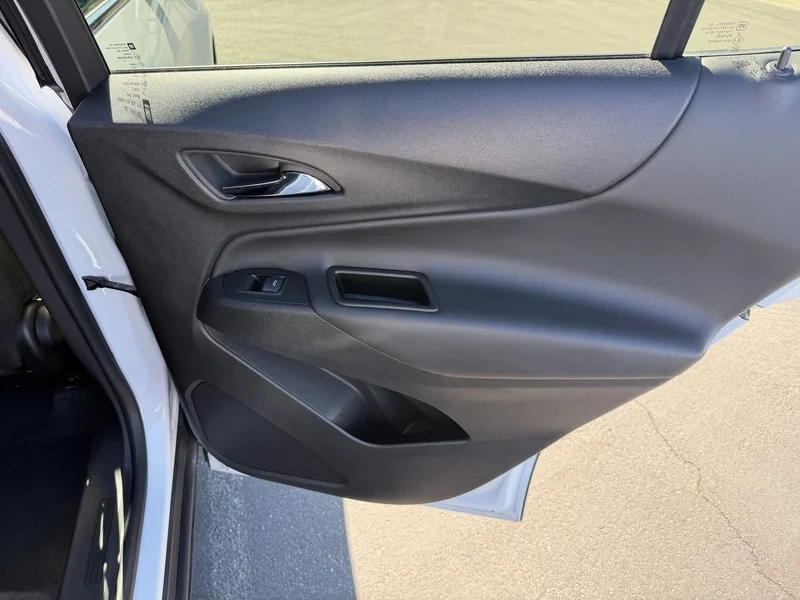 Used 2024 Summit White Chevrolet LT image 21
