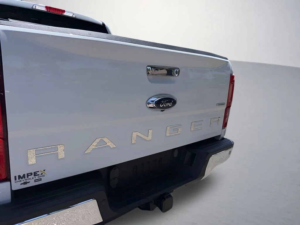 Used 2019  Ford XL image 28