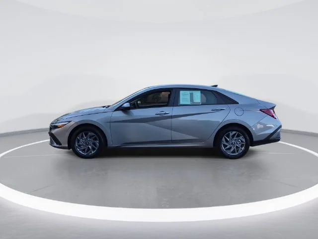 Used 2026 Silver Hyundai Blue image 5