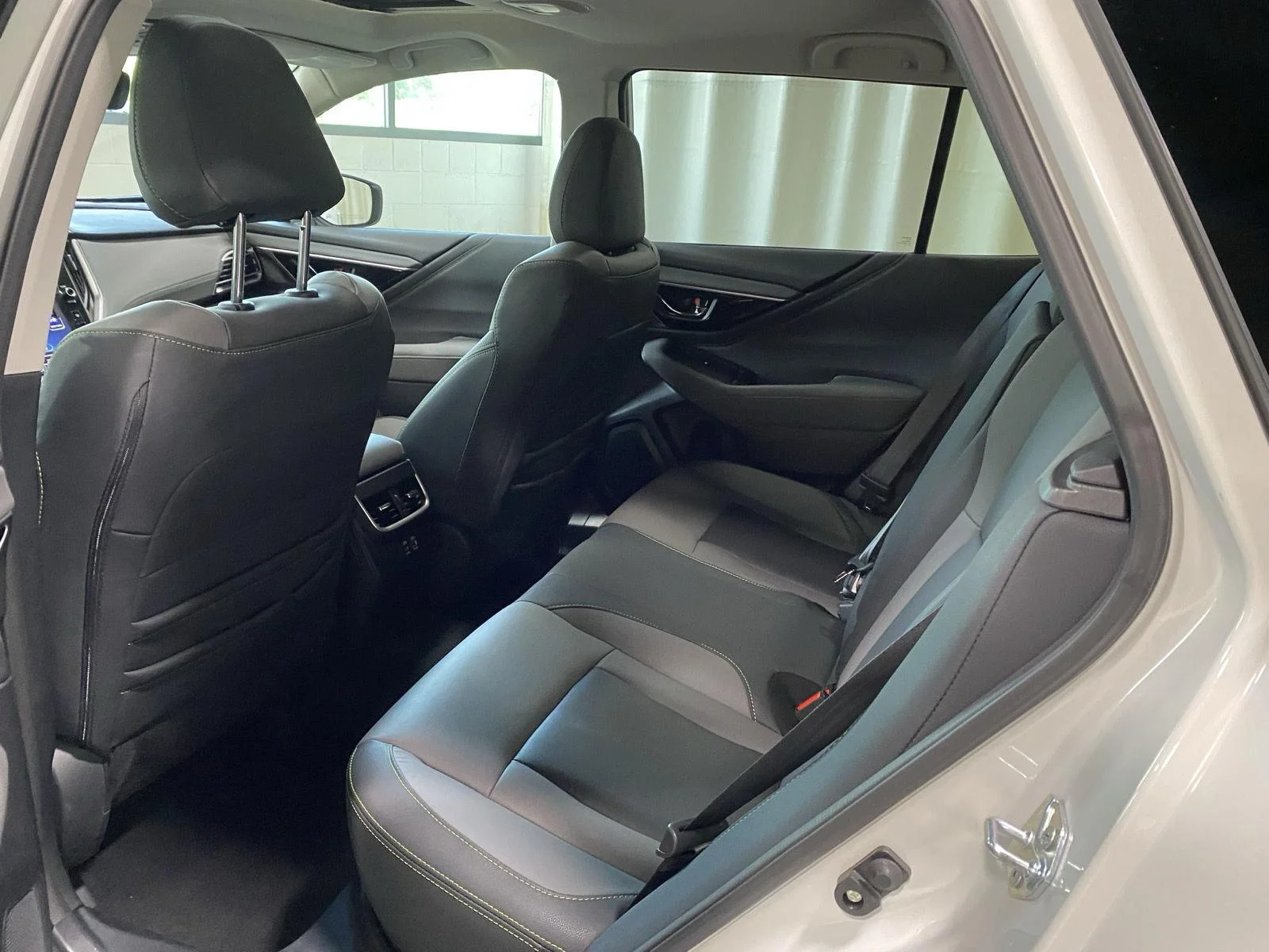 Used 2025 Crystal White Pearl Subaru Onyx Edition image 18