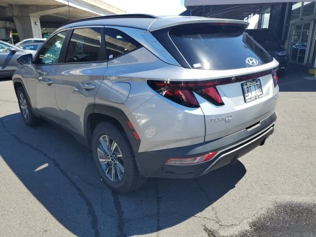 Used 2024 Silver Hyundai Blue image 3