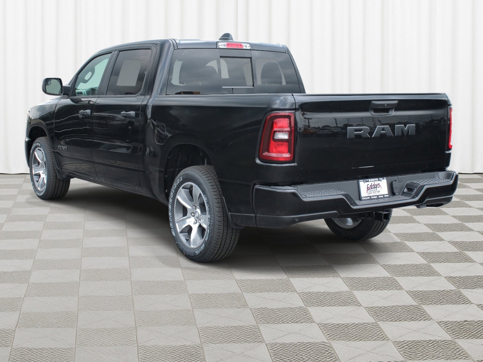 New 2026 Diamond Black Crystal Pearl-Coat Exterior Paint RAM Express image 34