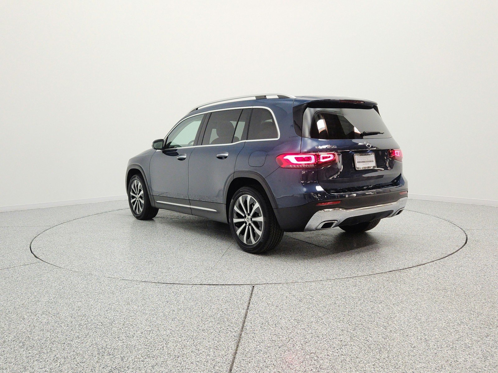 Used 2023 Denim Blue Metallic Mercedes-Benz GLB 250 SUV image 7