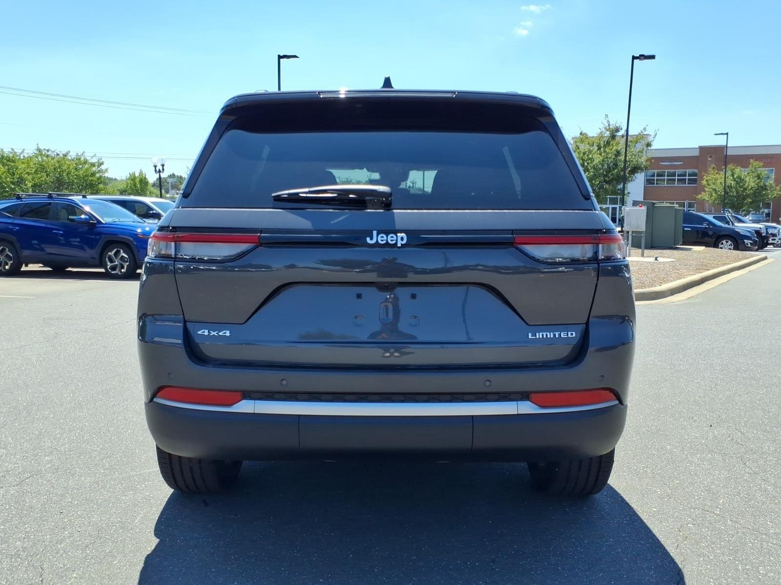 New 2026 Baltic Gray Metallic Clear-Coat Exterior Paint Jeep Limited image 15