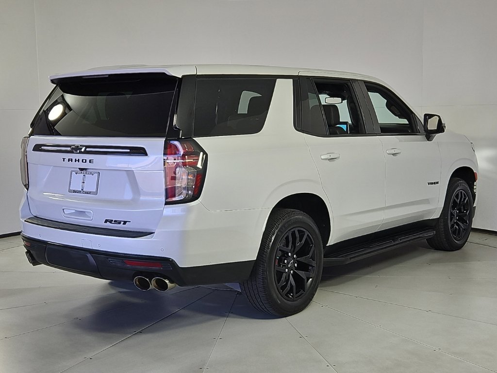 Used 2023 Pearl Chevrolet RST image 7