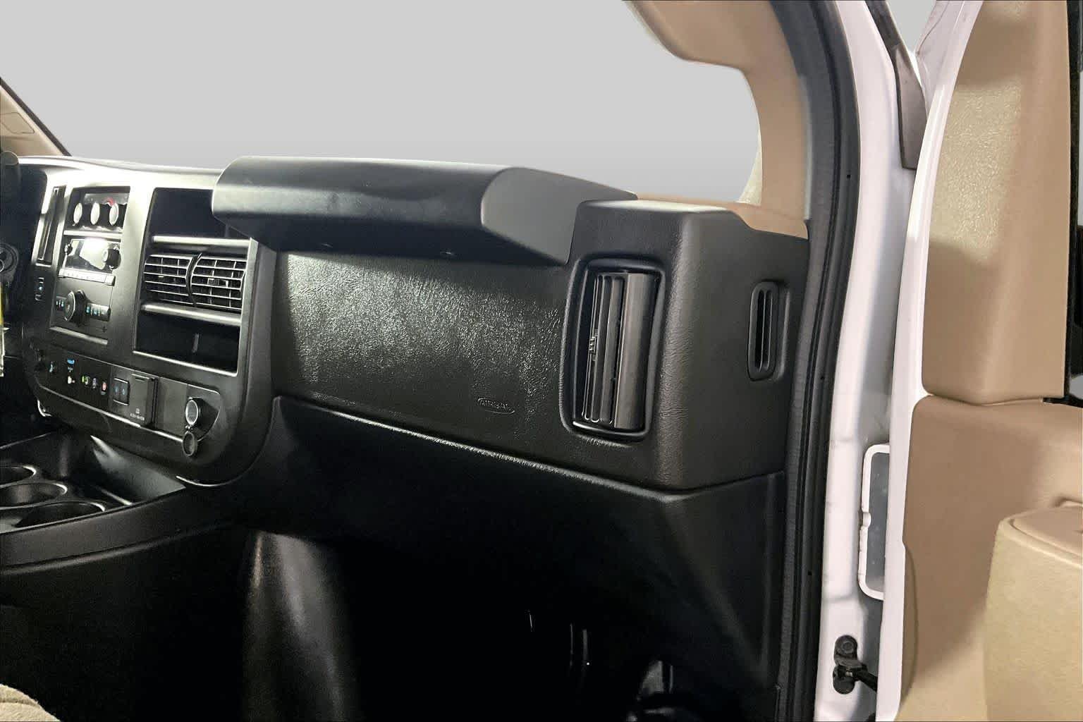 Used 2024 Summit White GMC Work Van image 17