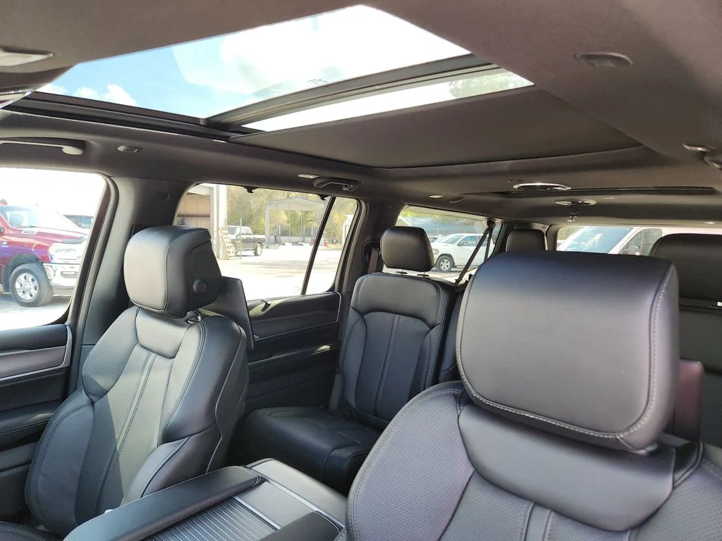 New 2026 Silver-Zynith Exterior Paint Jeep Limited Reserve image 22