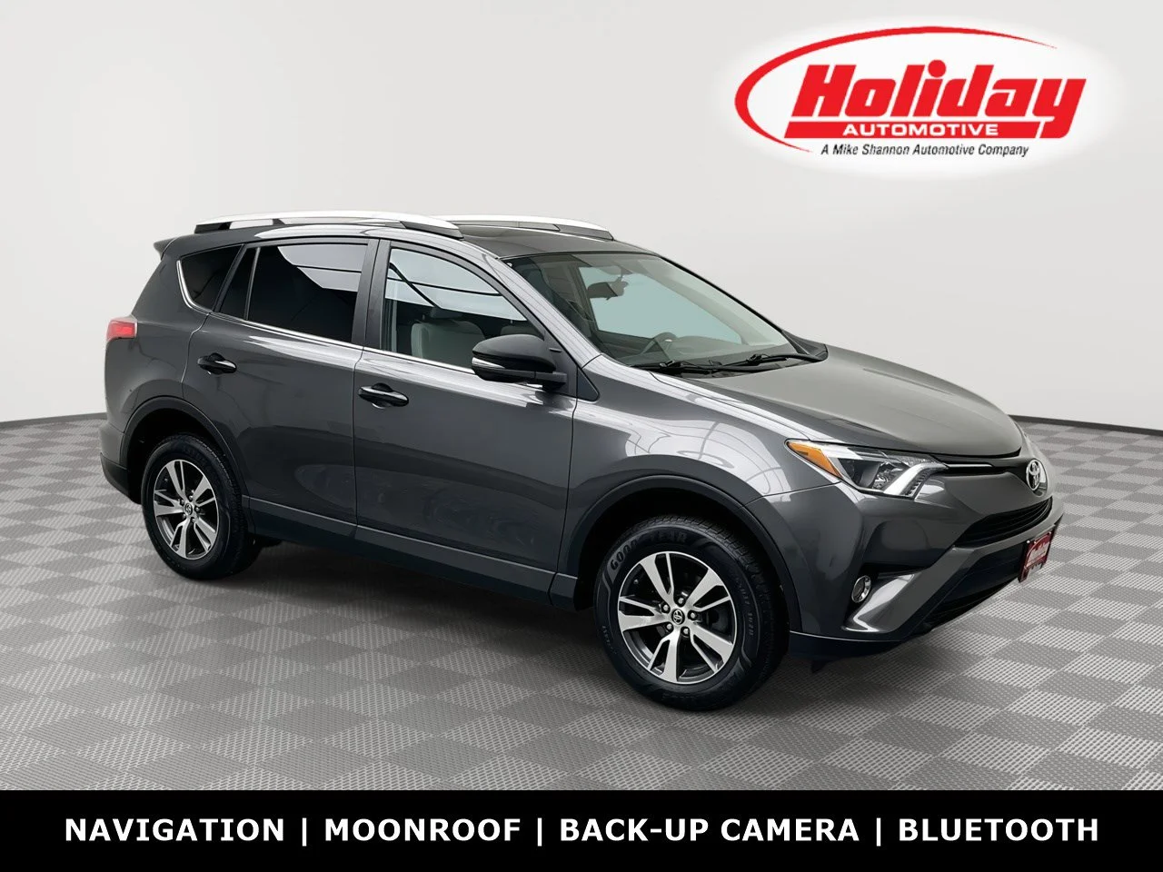 Used 2016 Gray Toyota XLE image 1