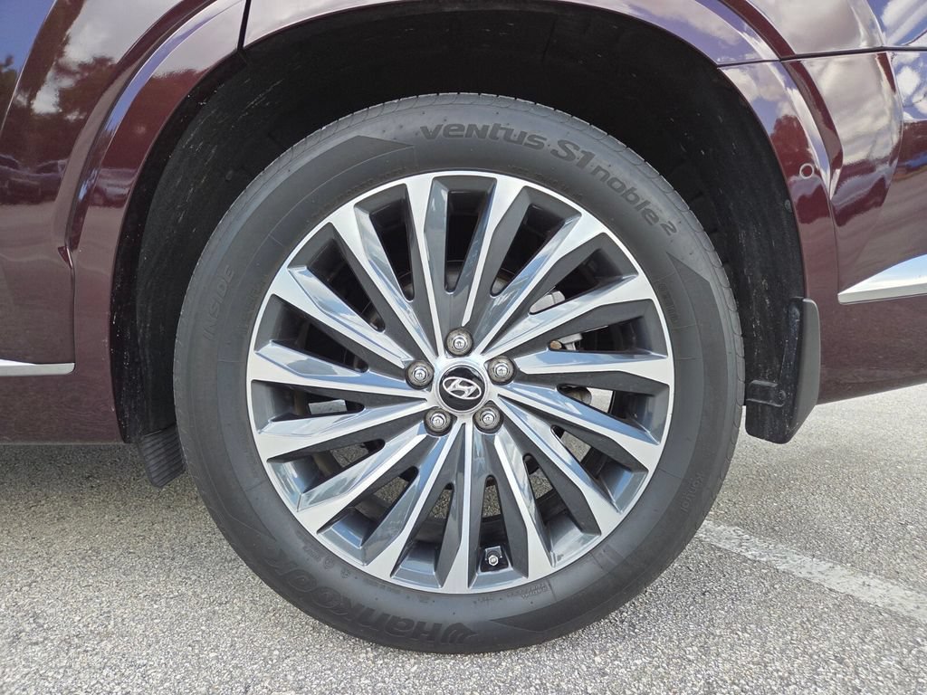 Used 2023 Sierra Burgundy Hyundai Calligraphy image 22