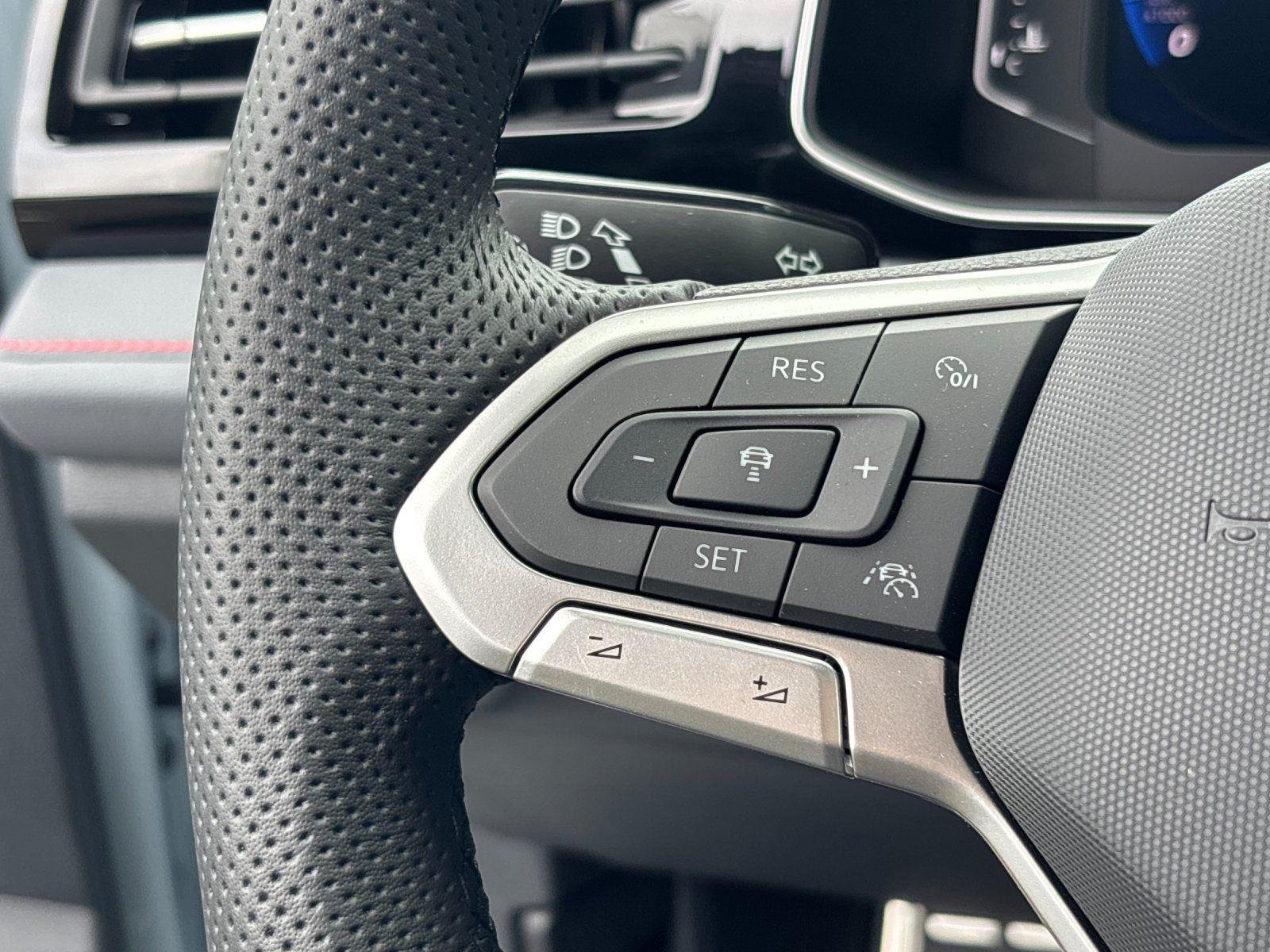 New 2026 Monument Gray w/Deep Black Roof Volkswagen Autobahn image 19