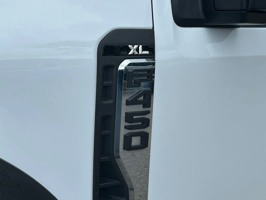 Used 2025 Oxford White Ford XL image 18