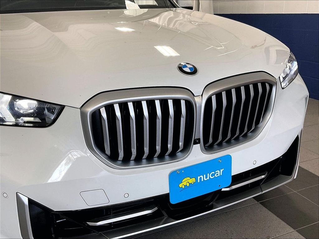 Used 2026 White BMW xDrive40i image 32