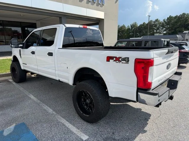 Used 2019 White Ford XLT image 3