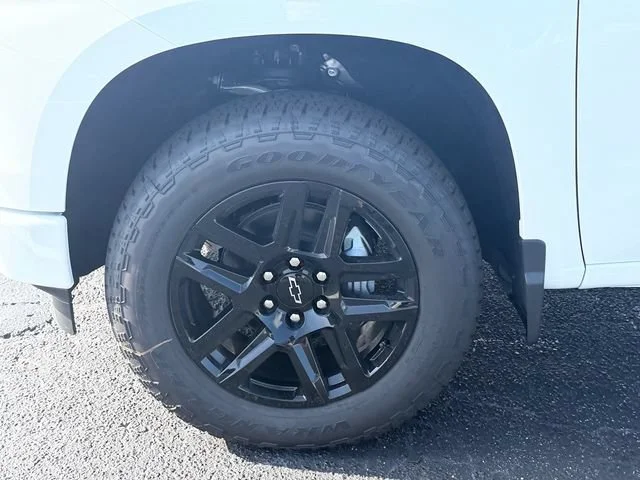 New 2026 Summit White Chevrolet RST image 12