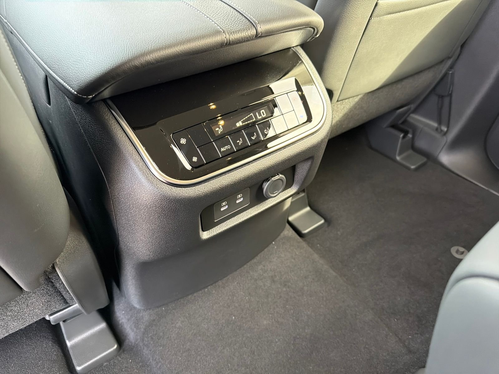 New 2026 Nissan Armada SV 4D Sport Utility