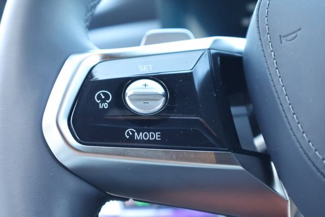Used 2024  BMW 760i xDrive image 26