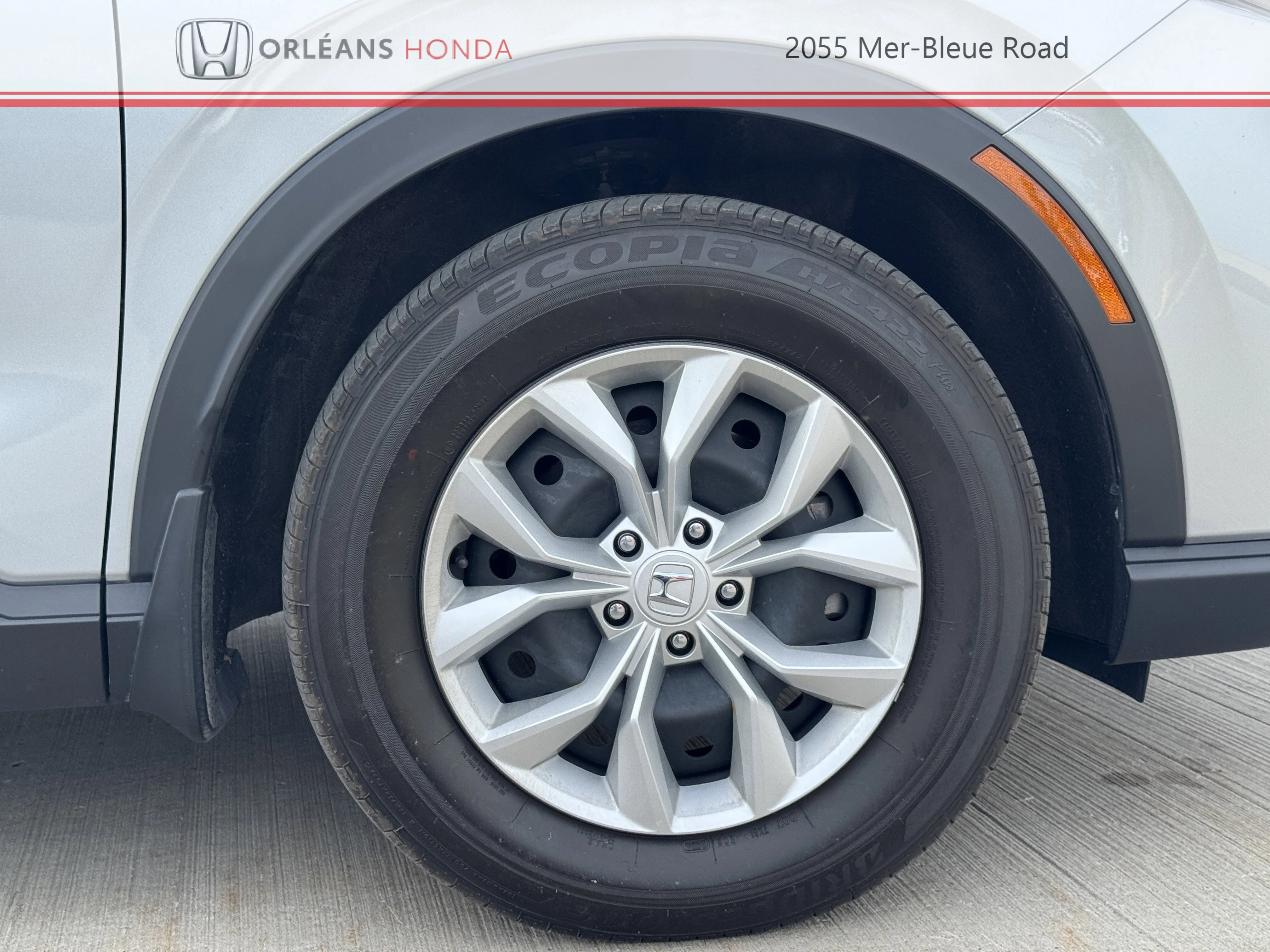 Certified Used 2025 Silver Honda LX image 17