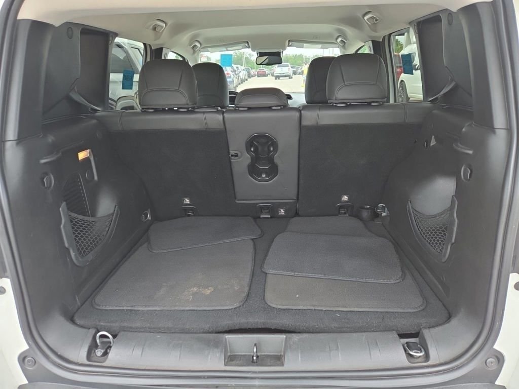 Used 2019 White Jeep Trailhawk image 6