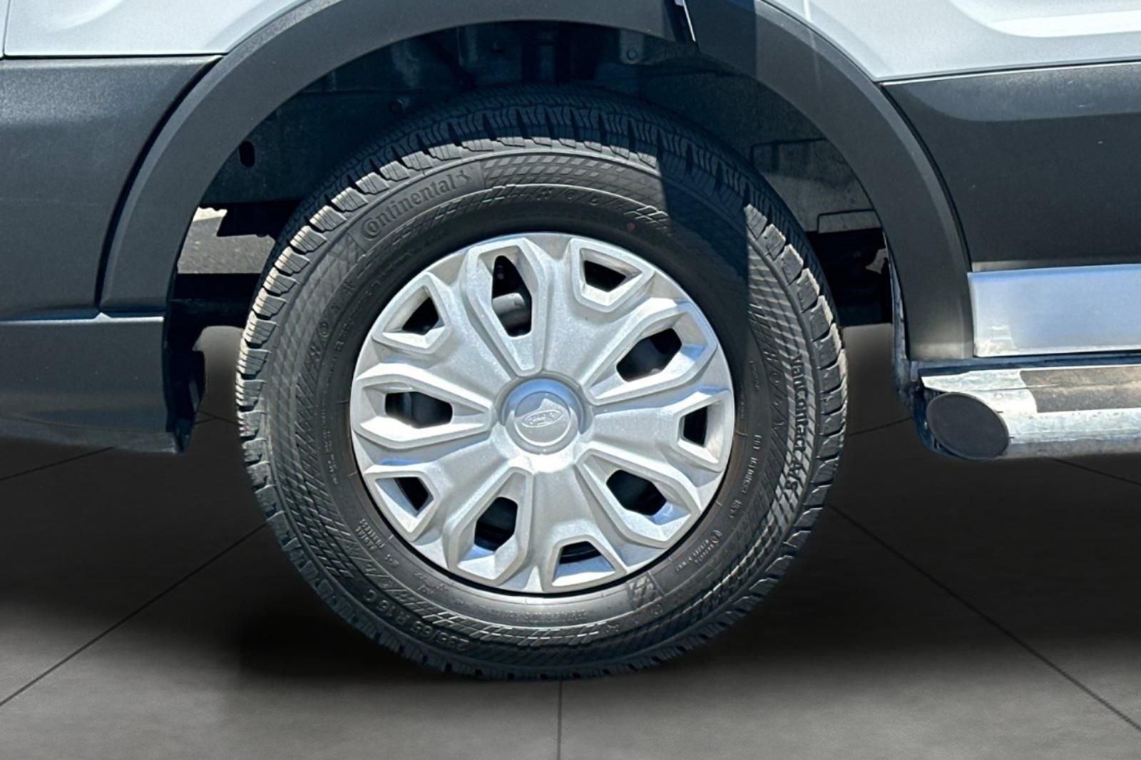 Used 2025 White Ford Base image 27