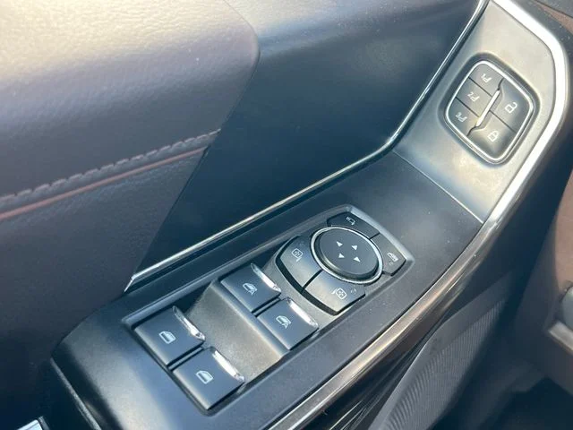 Used 2022 White Ford King Ranch image 33