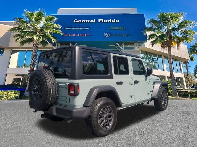 Certified Used 2024  Jeep Sport S image 5