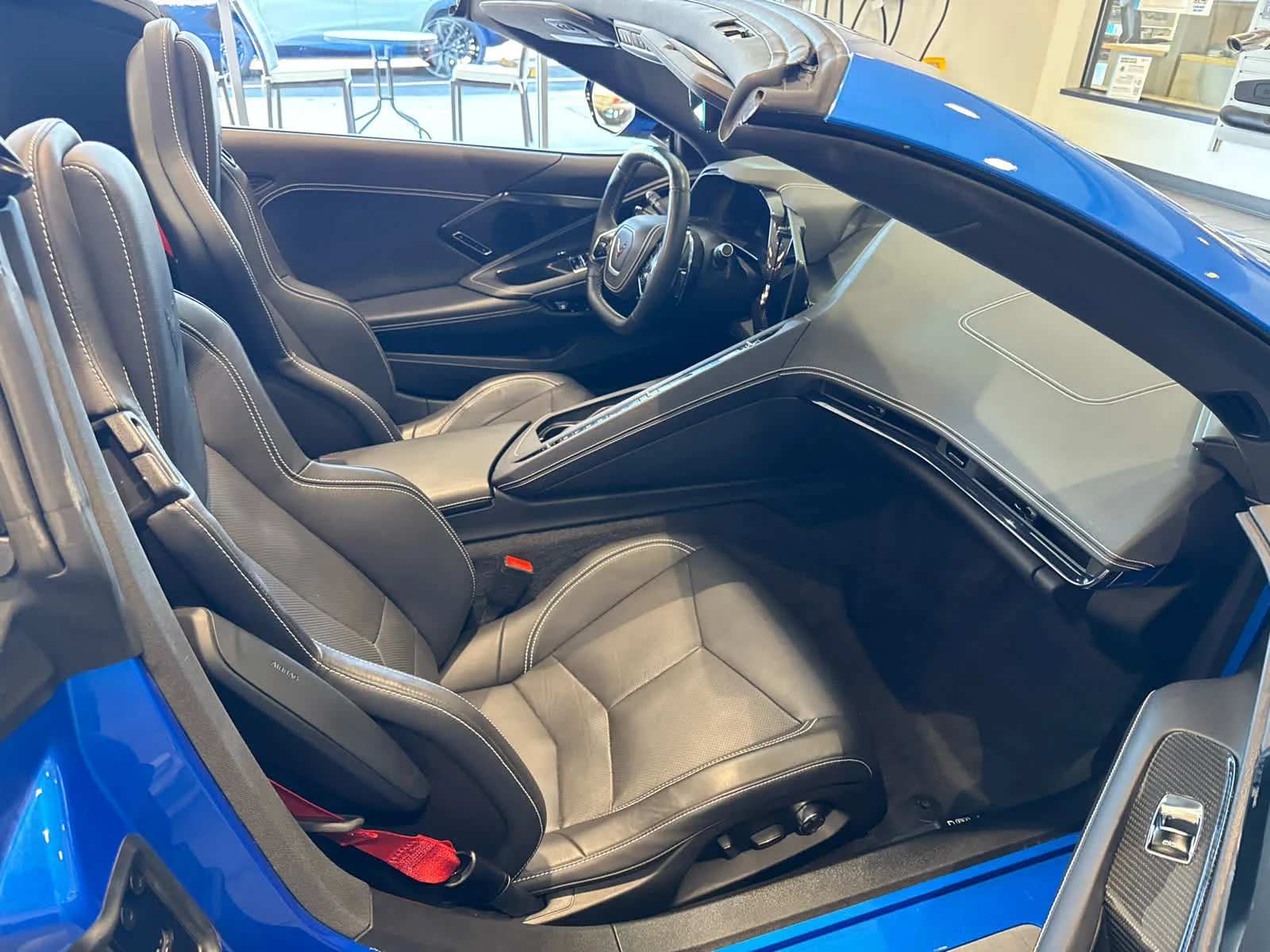 Used 2025 Riptide Blue Metallic Chevrolet 2LT image 18